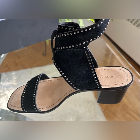 Banana Republic Suede, black studded women’s size 10 sandals, never been worn - Picture 4 of 5